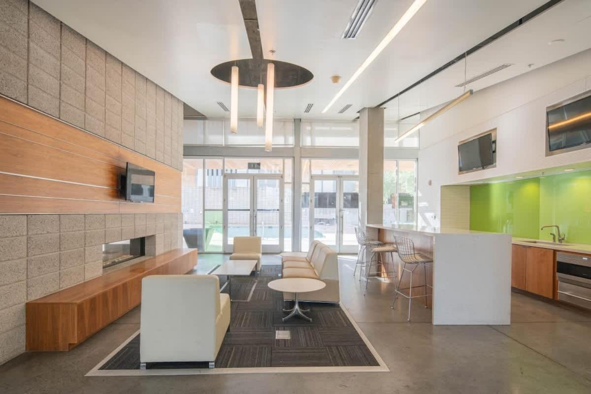 Unique 1bd -central Downtown - Gym, Pool, Parking * Phoenix