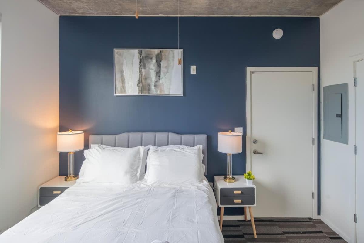Unique 1bd -central Downtown - Gym, Pool, Parking *