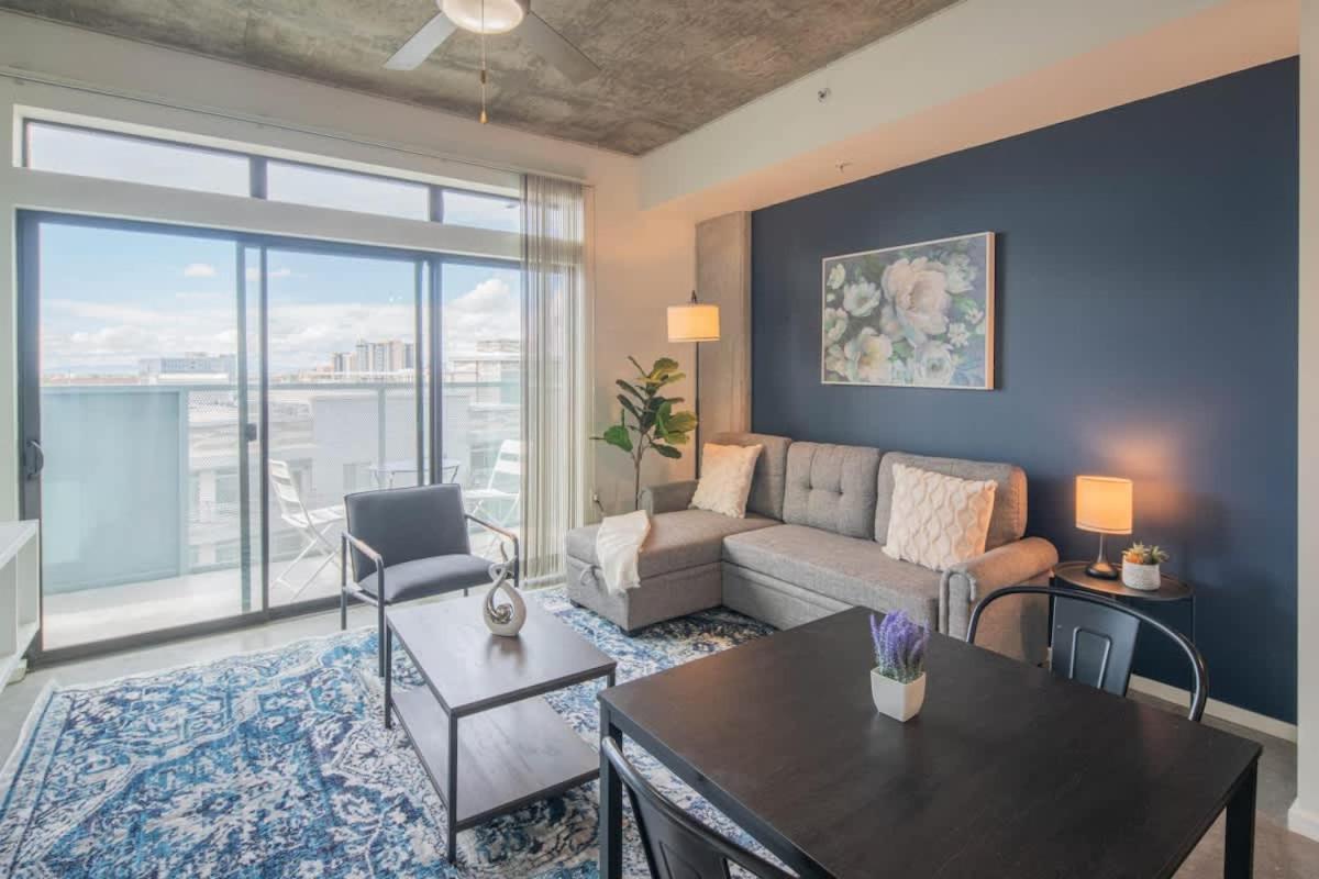 Unique 1bd -central Downtown - Gym, Pool, Parking *